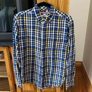 Men’s Tommy Hilfiger button-down shirt